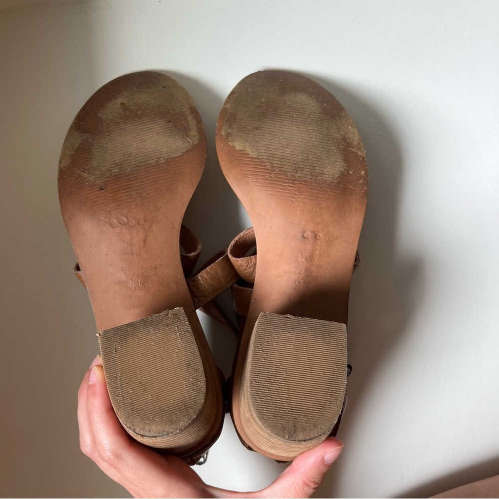 Madewell Lora Block Heel in Tan Leather - Picture 7 of 9